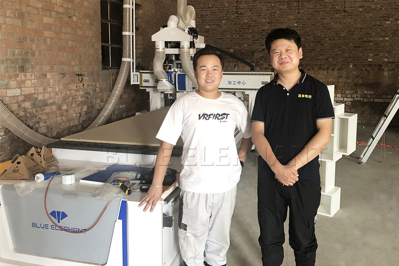 內蒙古包頭XX家具廠訂購板式家具生產(chǎn)線